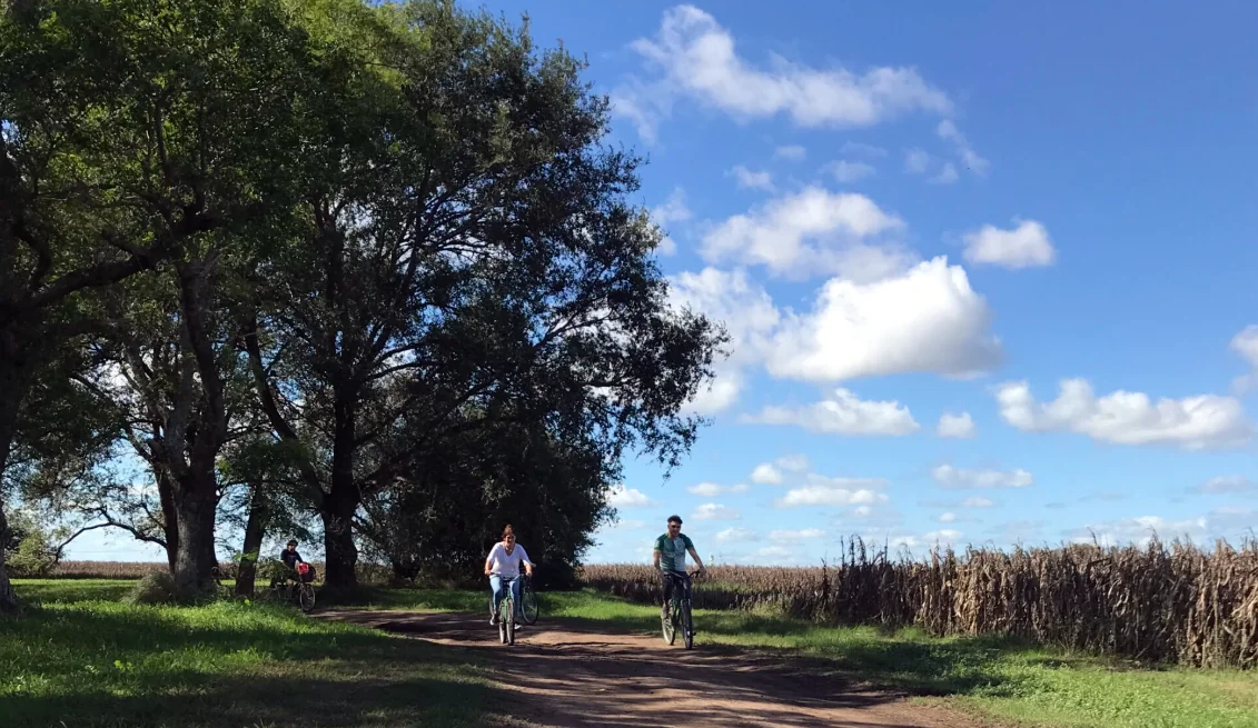 Camino rural de Villa Lía recorrido en bicicleta